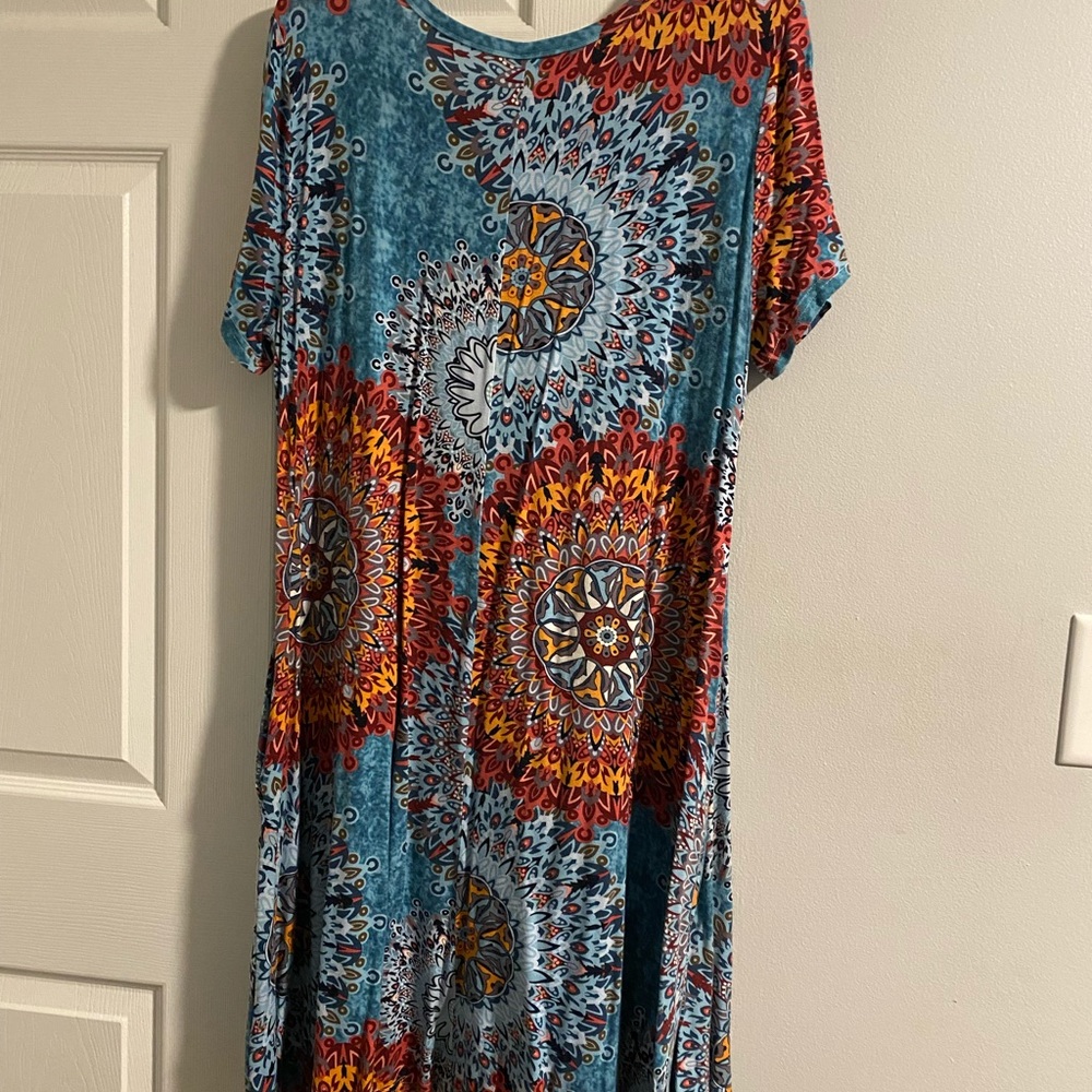 Cool, comfy knee-length dress with pockets